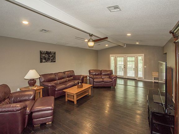 2nd image of 7213 S Dennis Blvd