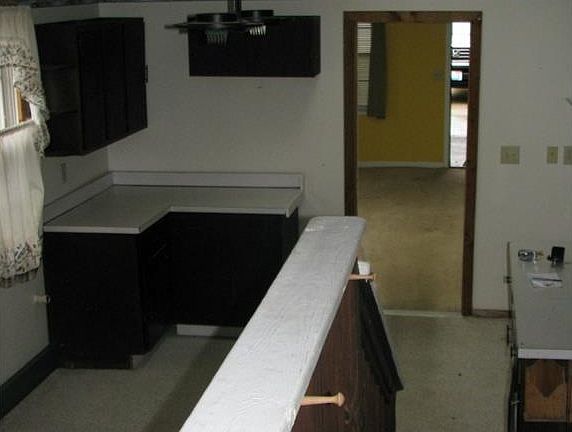 3rd image of 170 Lakeview Ln