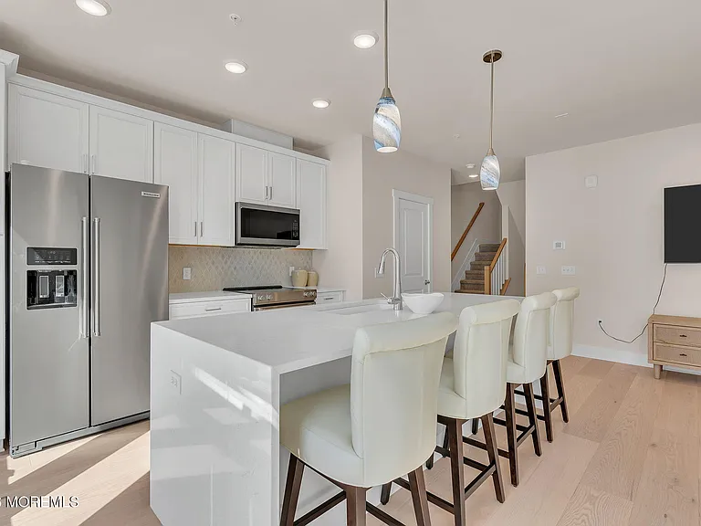 1403 N Kingsley St #210 — Photo 18