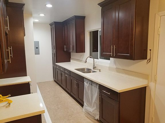 3rd image of 6903 Coldwater Canyon Ave