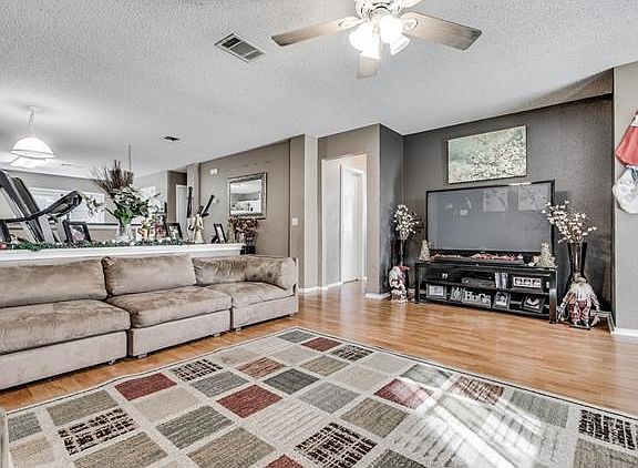 5th image of 301 Wild Senna Dr