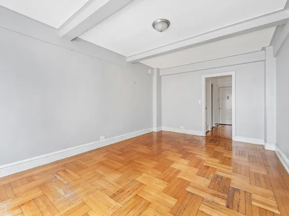 433 West 34th Street 8D image 2 of 14