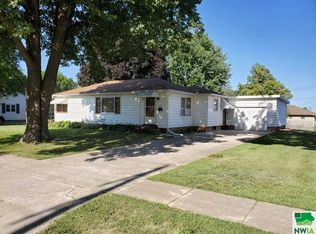 411 Washington Ave, Sheldon, IA 51201