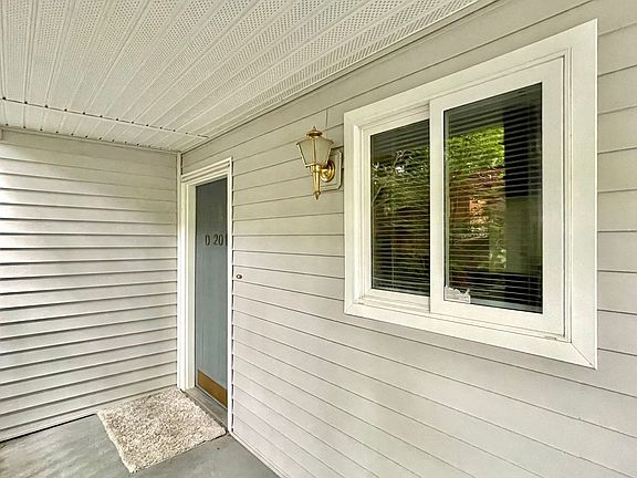 2nd image of 12720 NE 10th Pl APT D201
