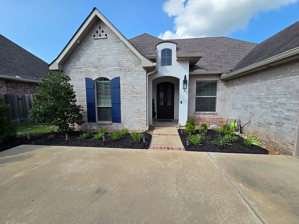 1st image of 5808 Marthas Dr