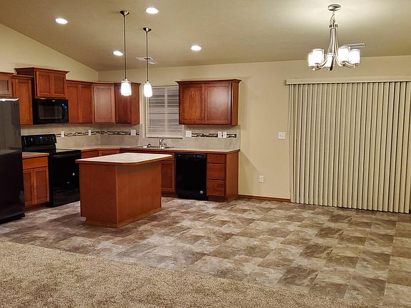 5th image of 10212 E 9th Ave