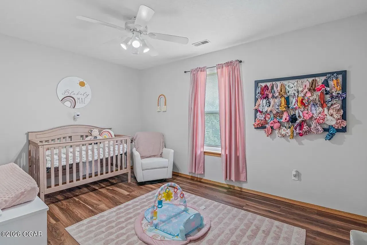 3 bed, 2.0 bath, 1350 sqft, $1,450 — Photo 3