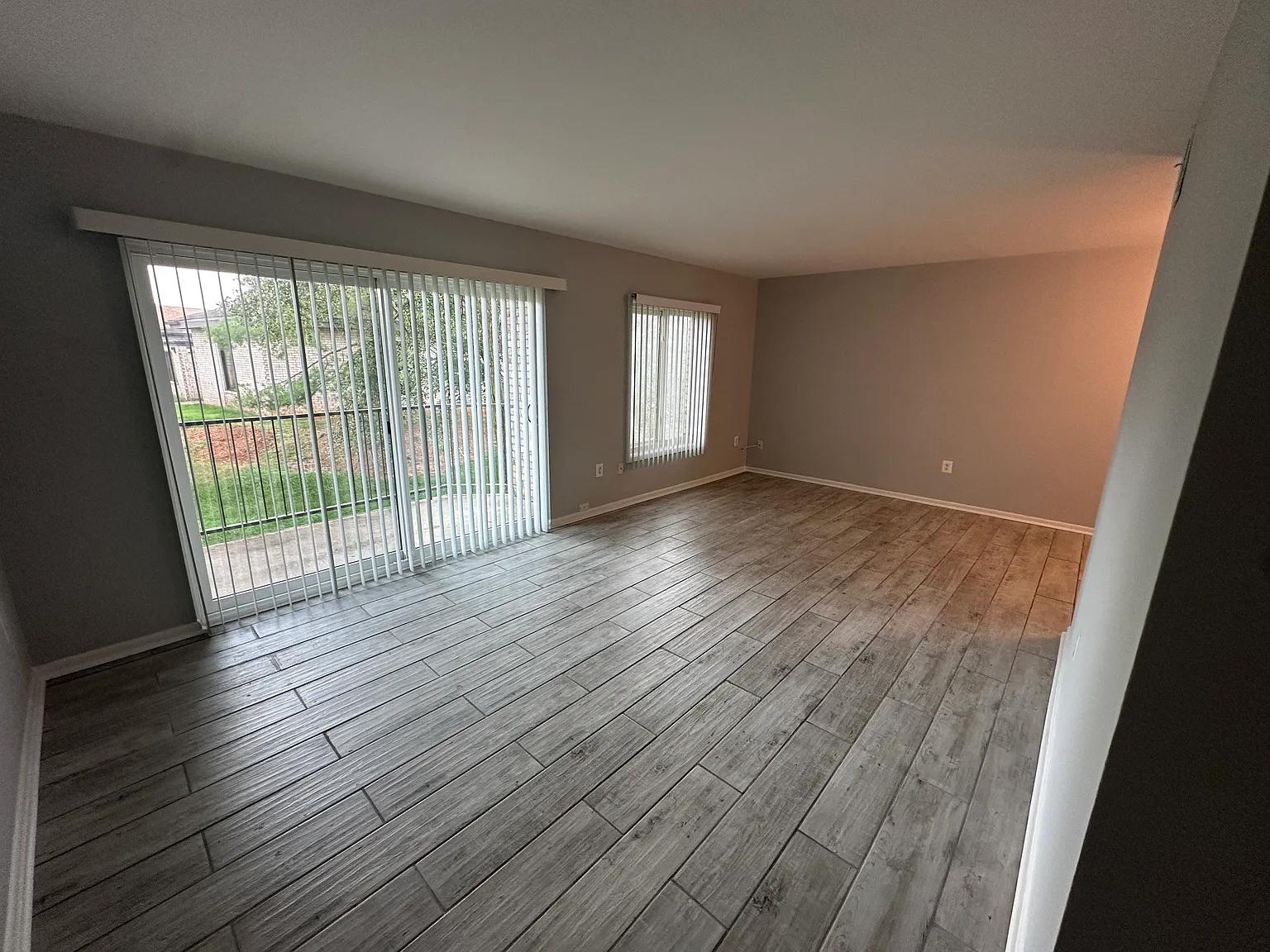 6998 Hanover Pkwy — Photo 3