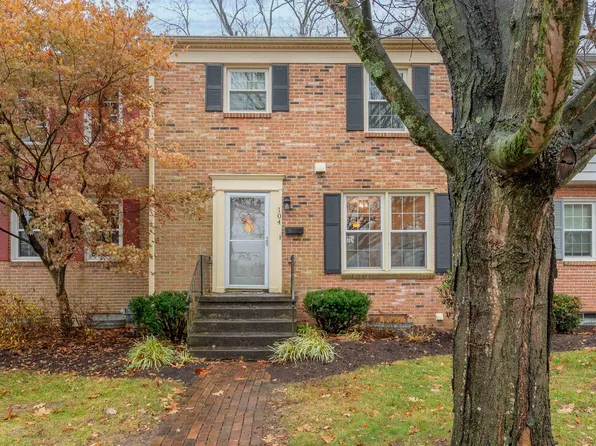 104 Nottingham Ct, Blacksburg, VA 24060