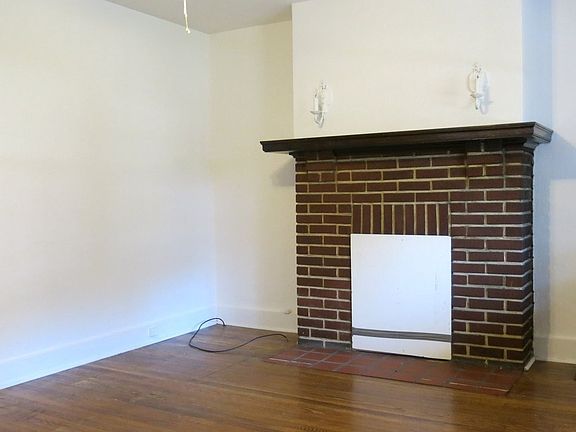 4th image of 1866 Jancey St