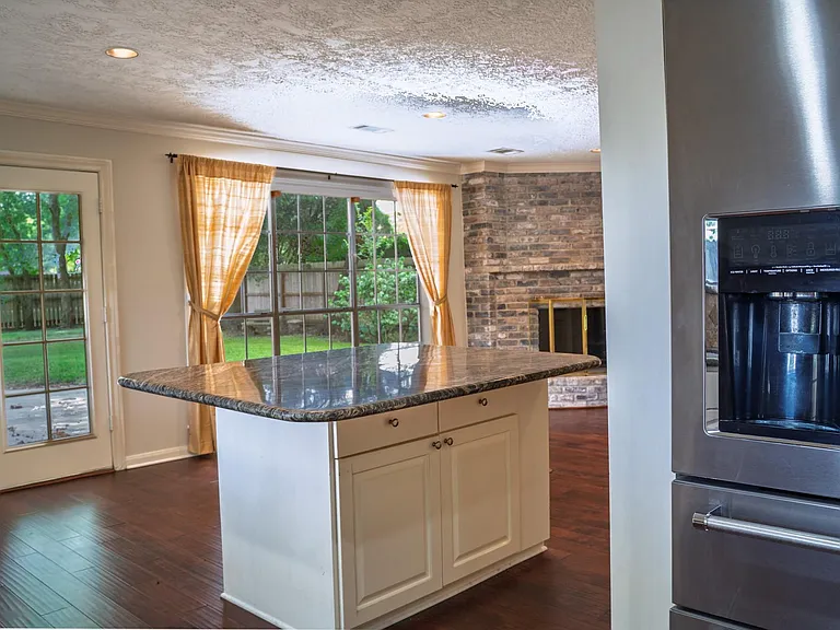 1704 Crystal Hills Dr — Photo 9