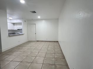 905 SE 13th St #2, Fort Lauderdale, FL 33316