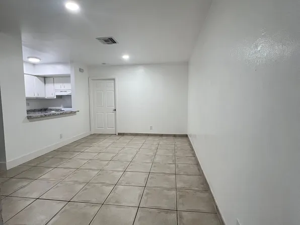 905 SE 13th St #2, Fort Lauderdale, FL 33316