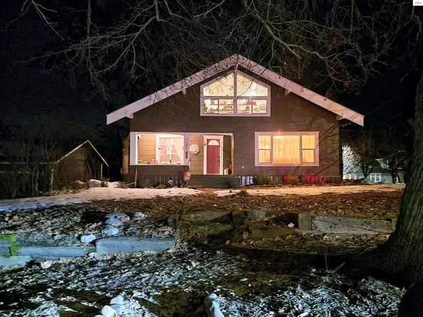 6927 Oak St, Bonners Ferry, ID 83805