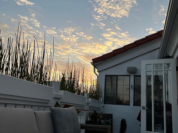 4th image of 525 S Catalina Ave