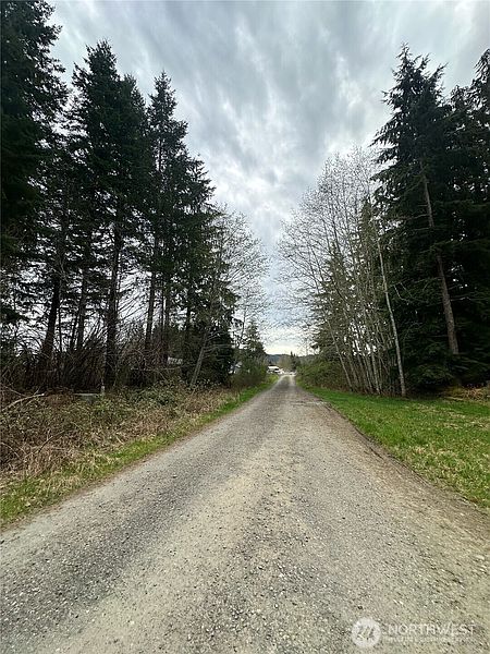 5th image of 746 Trillium Avenue