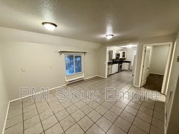 609 S Spring Ave #2, Sioux Falls, SD 57104