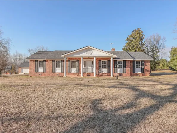 403 Bethlehem Ridge Rd, Pickens, SC 29671