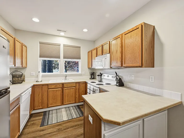 19804 Wetland Ct — Photo 9