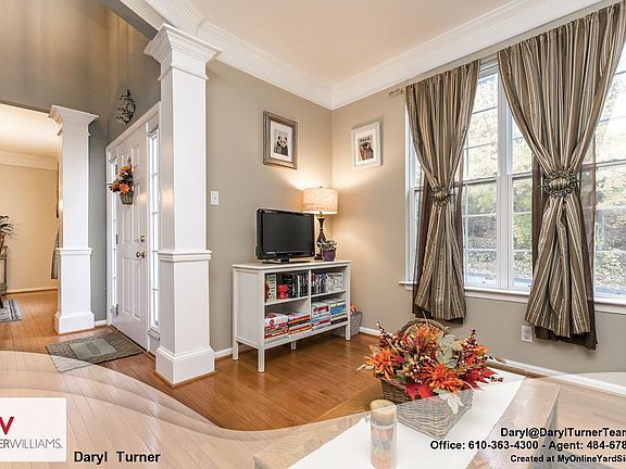 3rd image of 819 Oak St