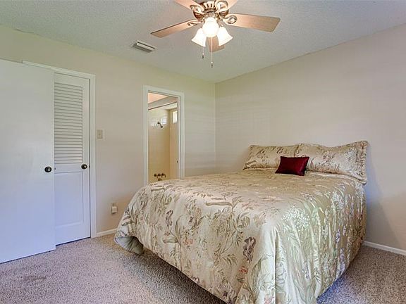 4th image of 5608 Yacht Club Dr