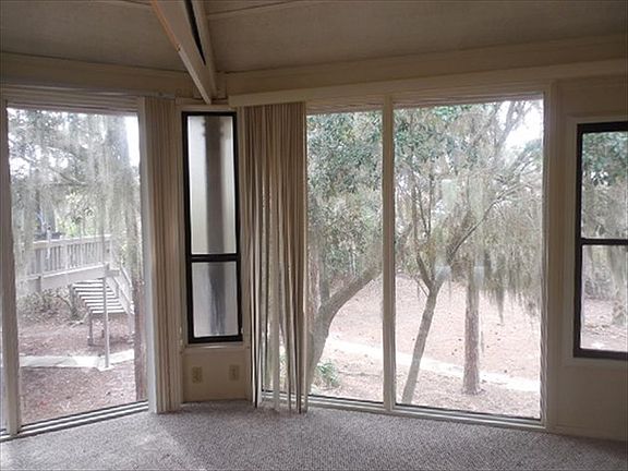 4th image of 2908 Marion Way