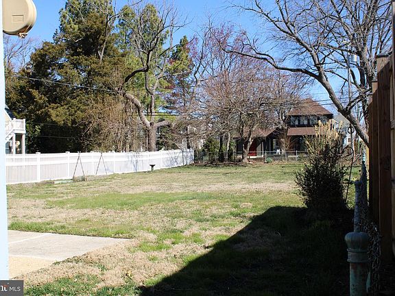 2nd image of 17 E Lake Dr