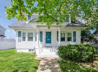 3266 2nd St, Oceanside, NY 11572