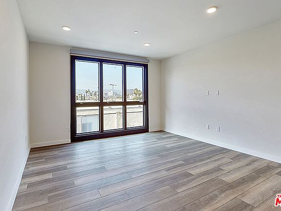 5th image of 1070 S Bedford St #205