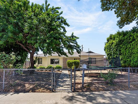 3rd image of 19456 Sherman Way