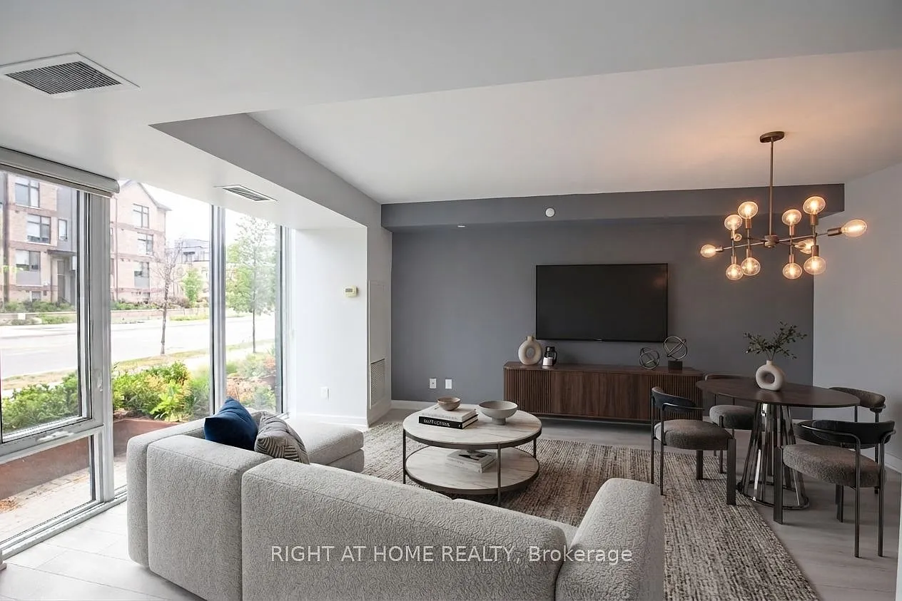 The Yorkdale Condos — Photo 3
