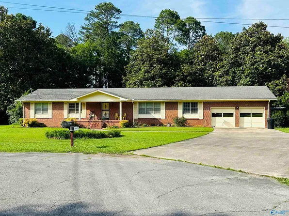 113 Meadowview Cir, Gadsden, AL 35901