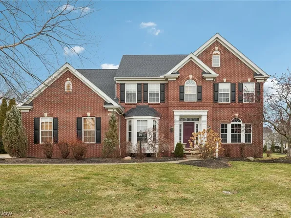 36420 S Park Dr, Avon, OH 44011