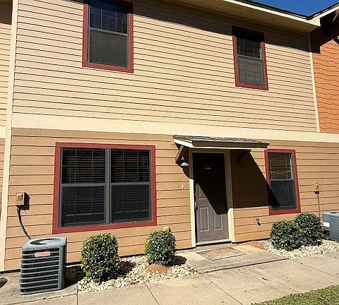 3rd image of 2410 S 2nd St APT 1374