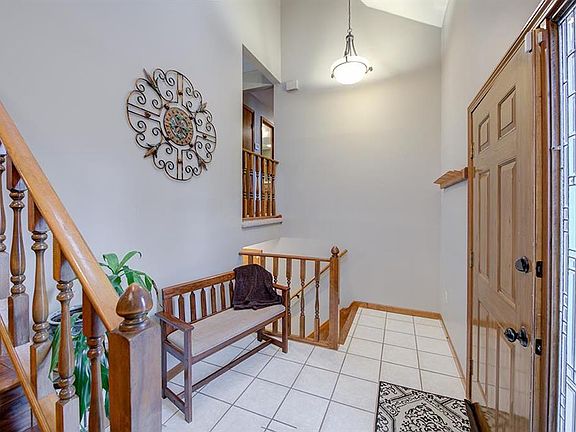 5th image of 416 NW Manor Dr