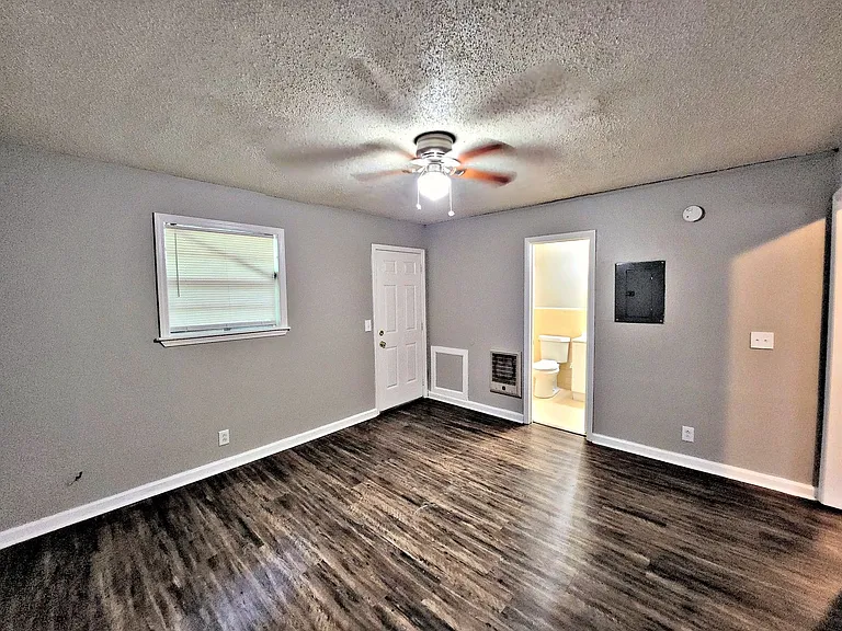 3900 Rucker Cir SW — Photo 18