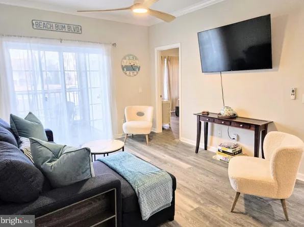 200 Pebble Dr Unit 204, Rehoboth Beach, DE 19971