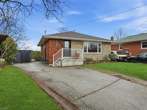 3rd image of 20 Nelligan Pl