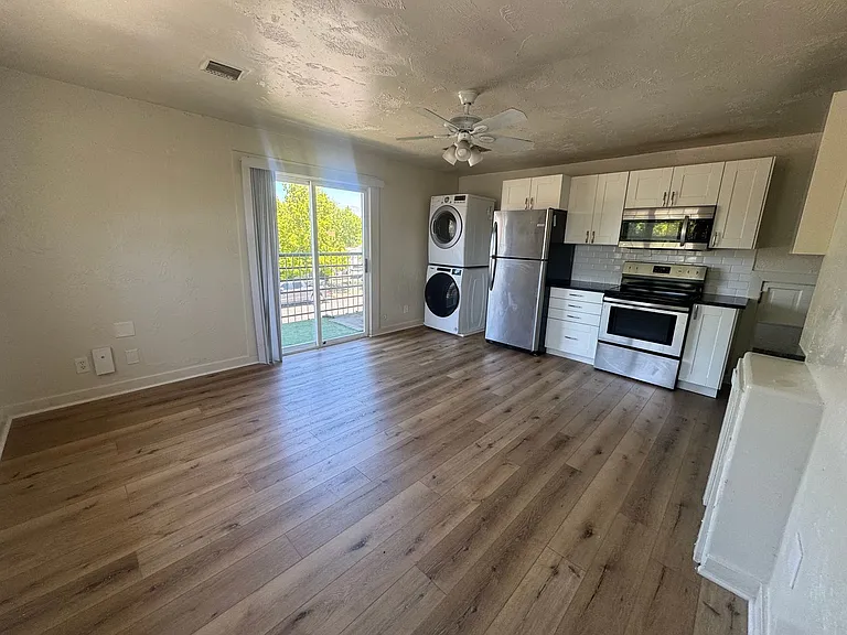 128 E Vidas Ave #B — Photo 6