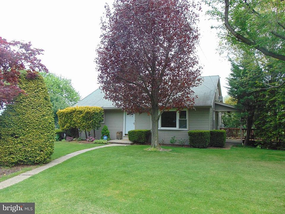 1st image of 725 Girard Ave