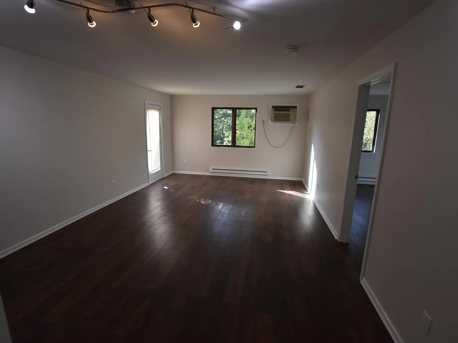 1 bed, 622 sqft, $2,400 — Photo 3