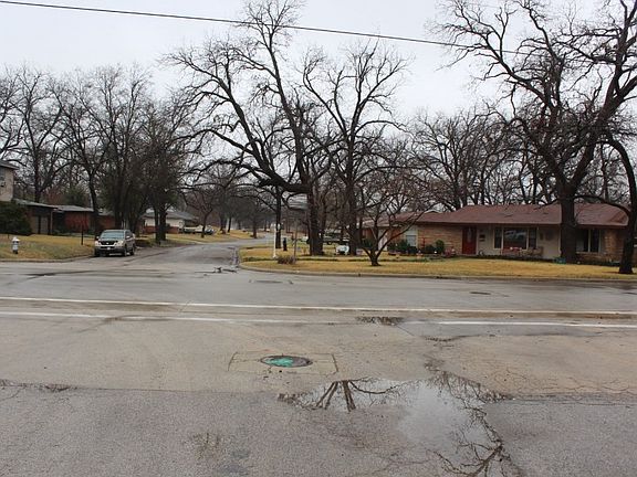 5th image of 2801 Mimosa Park Dr