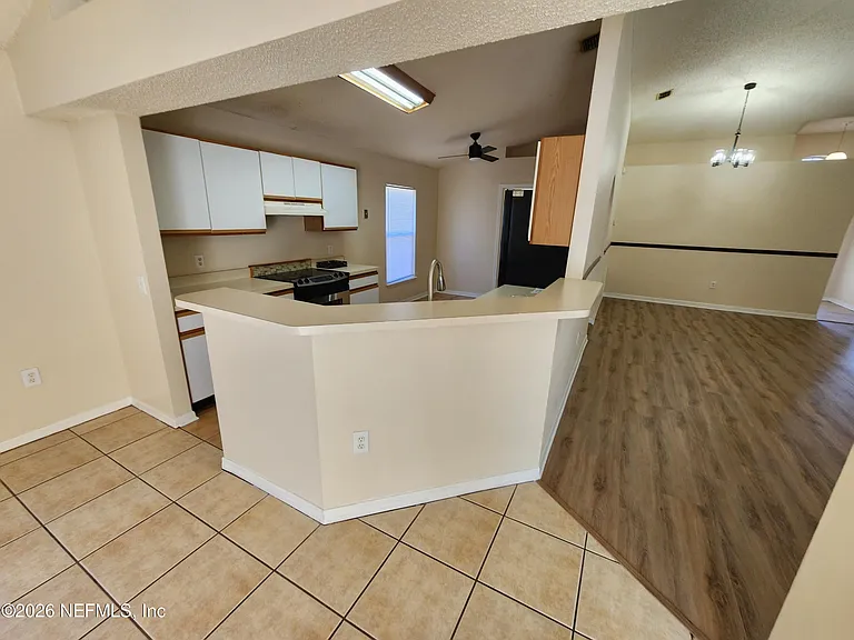 5940 Wentworth Cir S — Photo 9