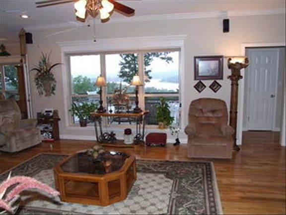 5th image of 358 Mountain Lake Dr