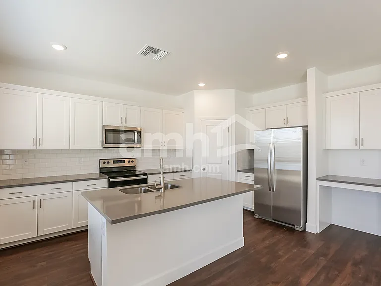 8863 N 171st Dr — Photo 3