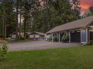325 Bates Dr, Comox Valley, BC V0R 1W0