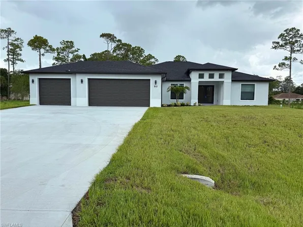915 Edison AVE, LEHIGH ACRES, FL 33972
