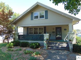 406 S 3rd St, Clinton, MO 64735