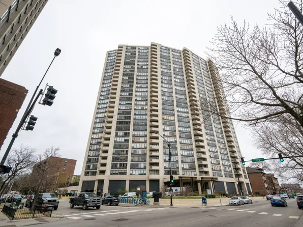 3930 N Pine Grove Ave APT 310, Chicago, IL 60613