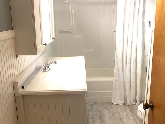 Brand new main bath